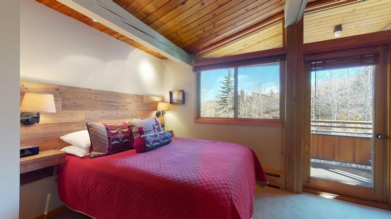 Laurelwood Condominiums Сноумас Вилидж Екстериор снимка