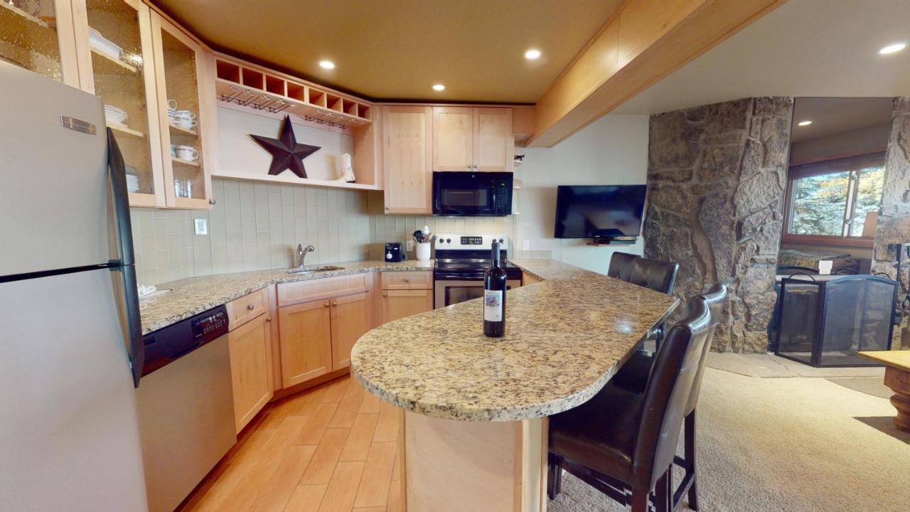 Laurelwood Condominiums Сноумас Вилидж Екстериор снимка