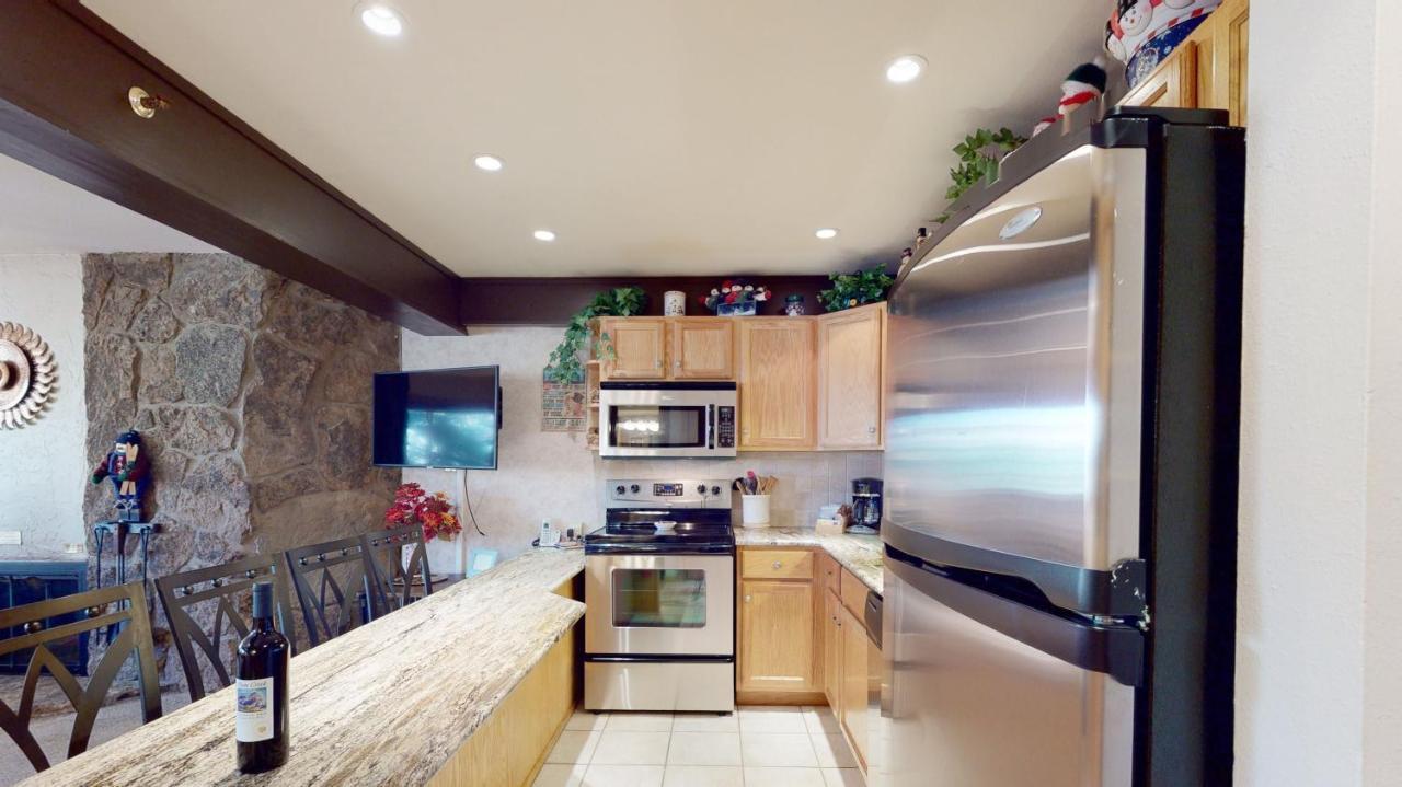 Laurelwood Condominiums Сноумас Вилидж Екстериор снимка