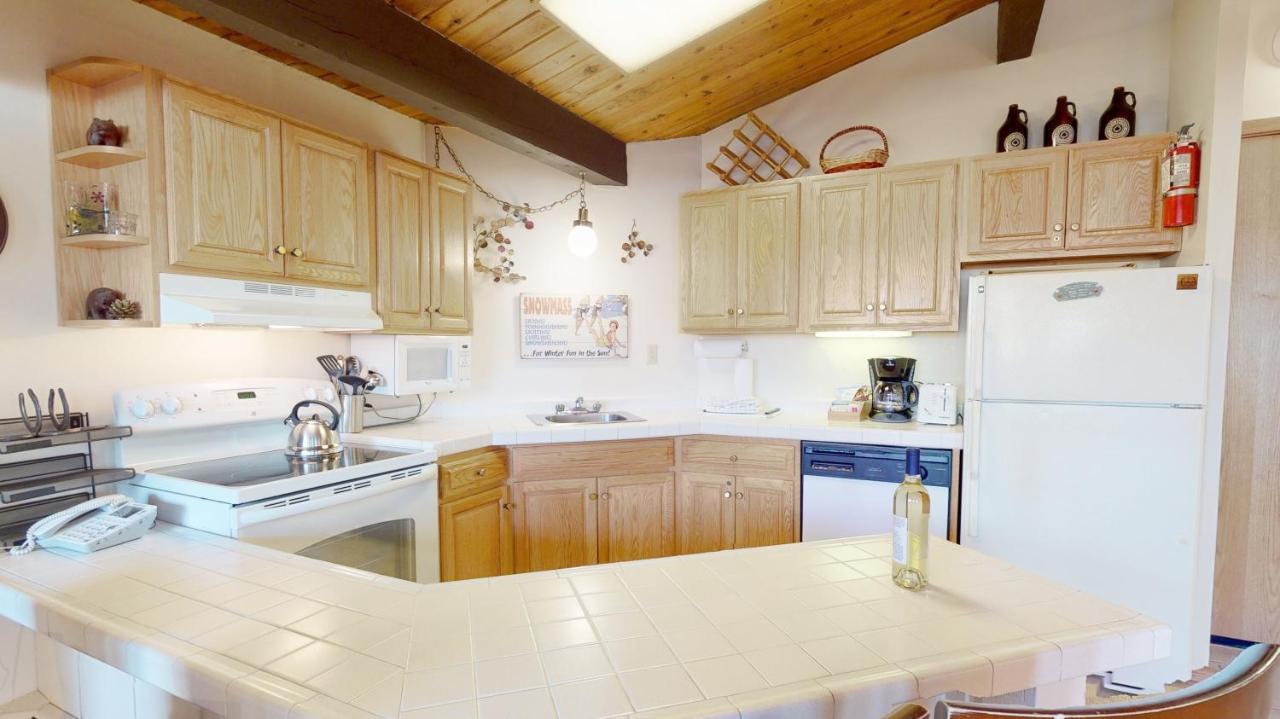 Laurelwood Condominiums Сноумас Вилидж Екстериор снимка
