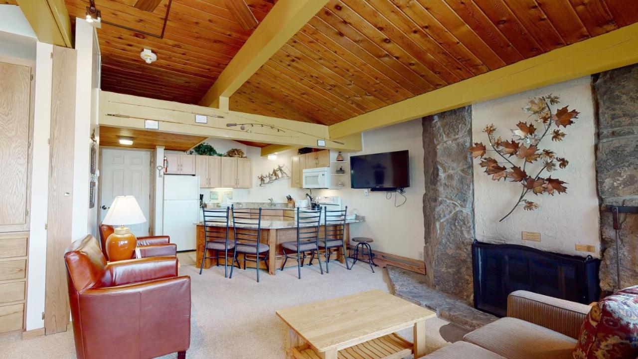 Laurelwood Condominiums Сноумас Вилидж Екстериор снимка