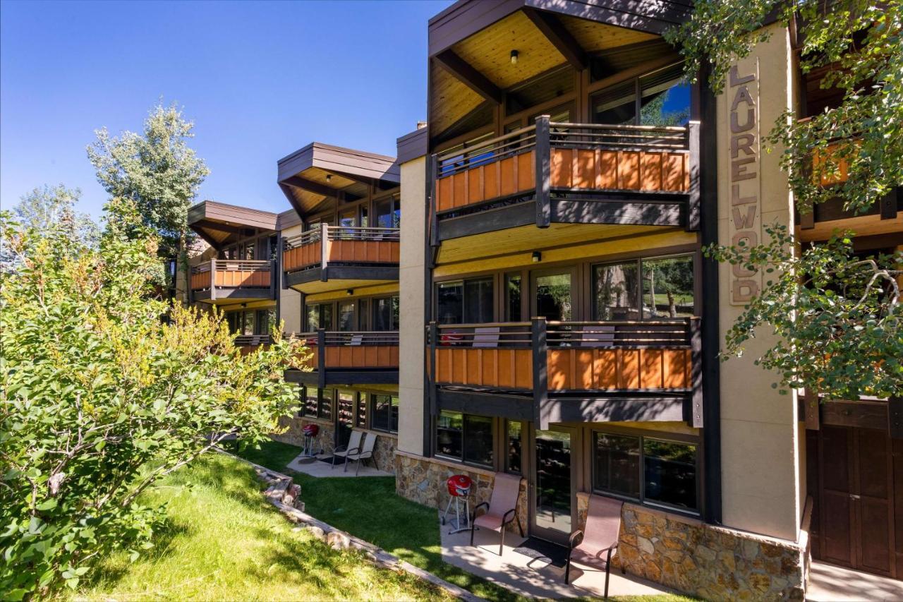 Laurelwood Condominiums Сноумас Вилидж Екстериор снимка